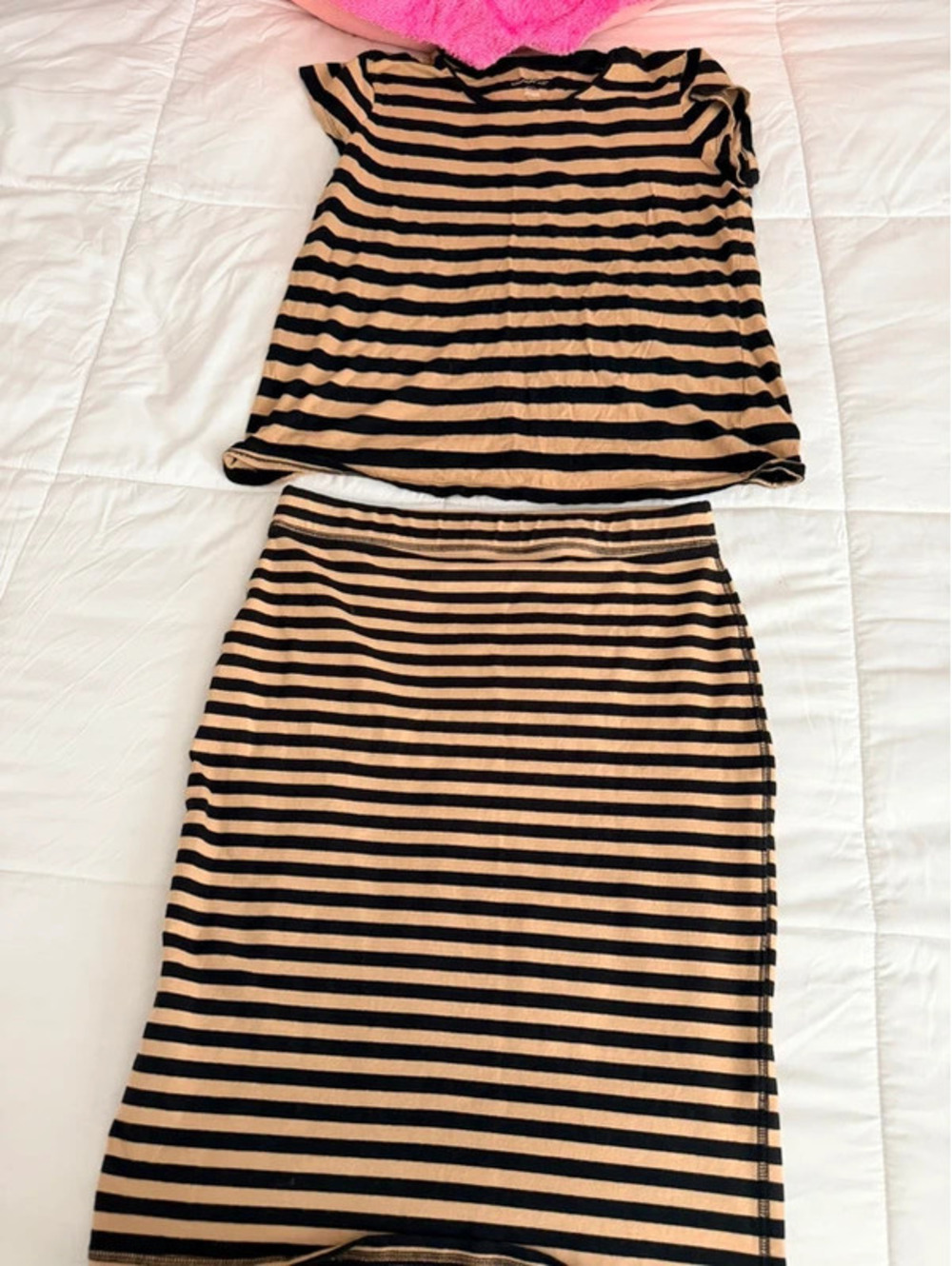 Old Navy black and beige striped set #oldnavy